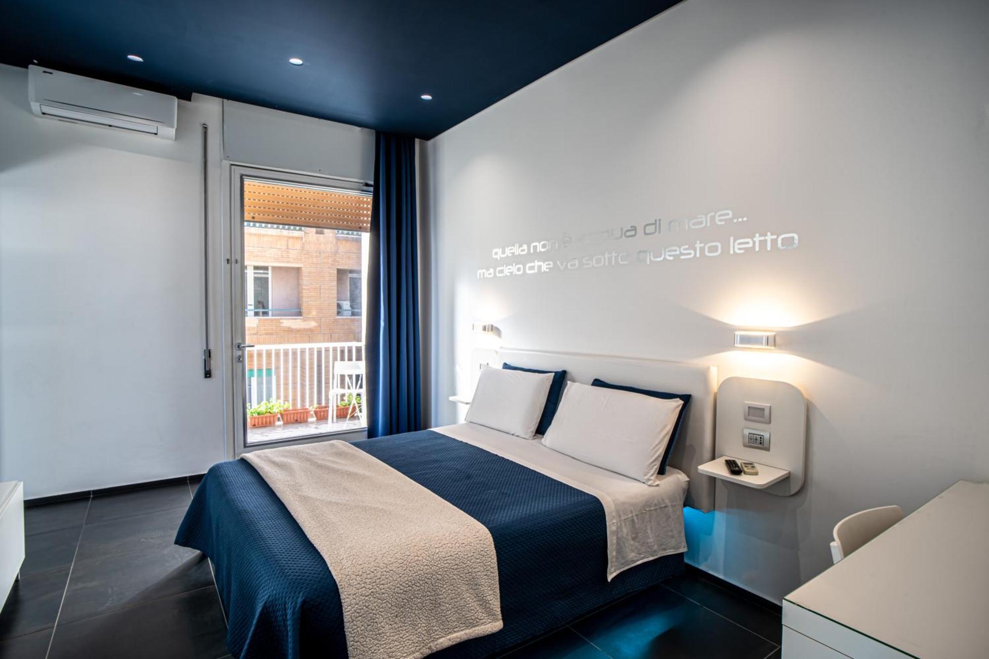Skyhouse Beverello Naples Extérieur photo