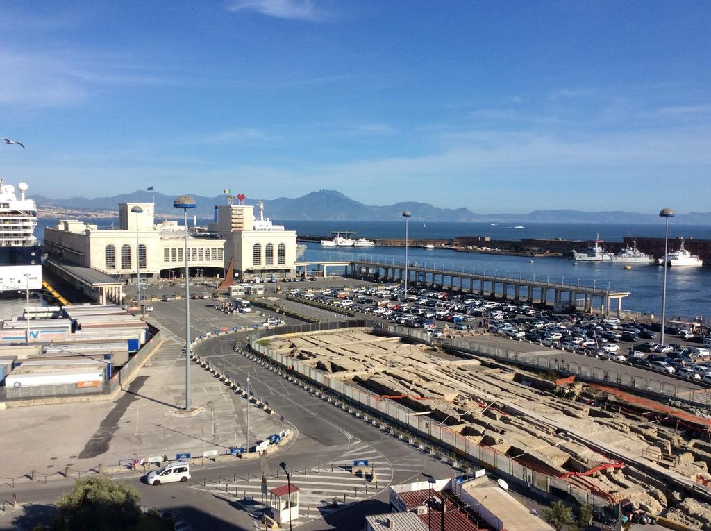 Skyhouse Beverello Naples Chambre photo